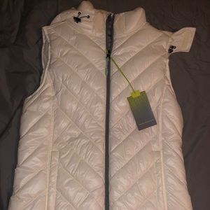 Sleeveless puffer